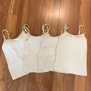 Bundle Uniqlo white tank tops X 4